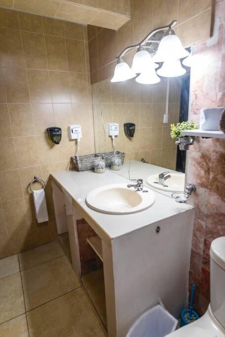 Departamento Grande Con 2 Recamaras Con Aire 5 Camas Wifi 115Mb, Cocina .Cochera Techada, #4 ซิวดัด วัลเลส ภายนอก รูปภาพ
